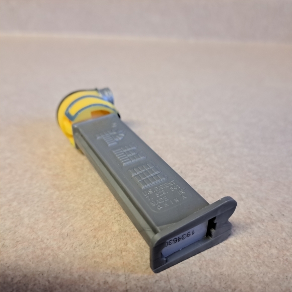 Pez Despicable Me Minion pez Dispenser empty - Picture 5 of 5